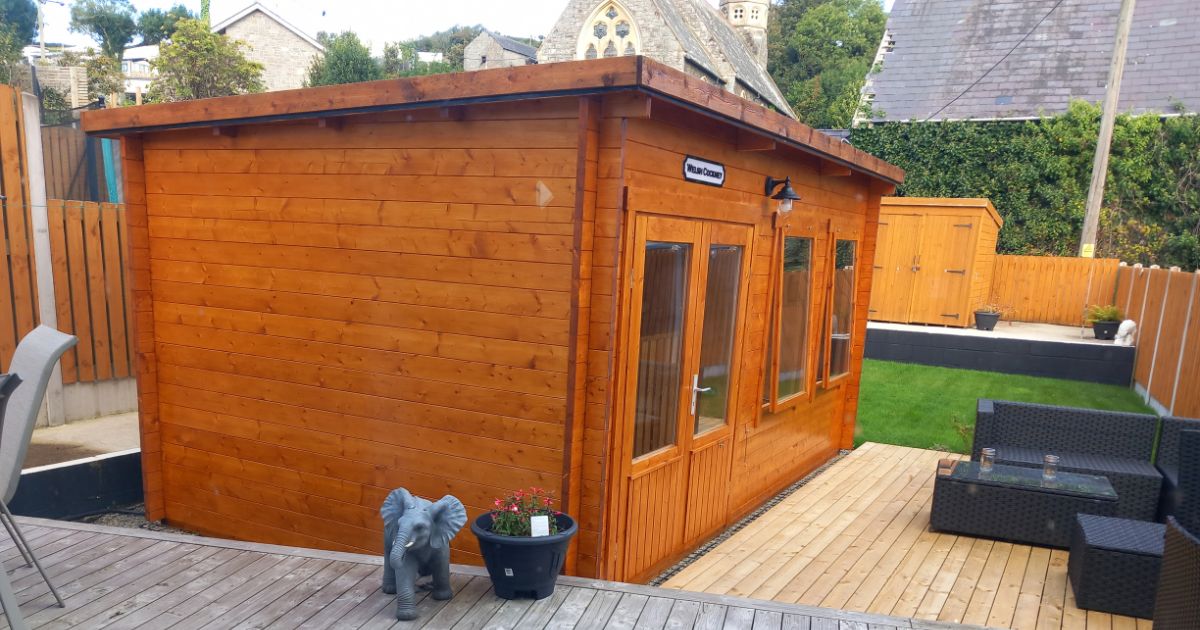 What Are The Pros And Cons Of A Pub Shed